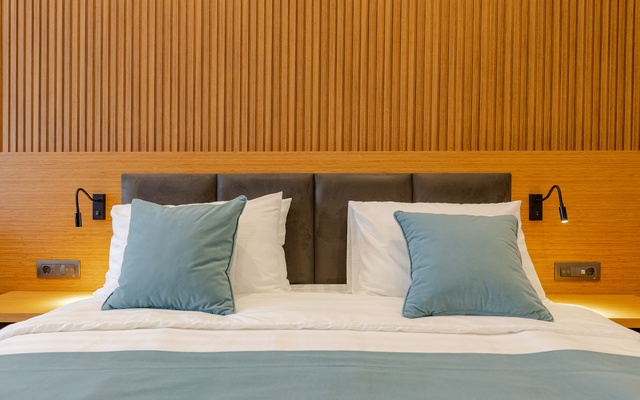 Hotel Monarch, מלונות