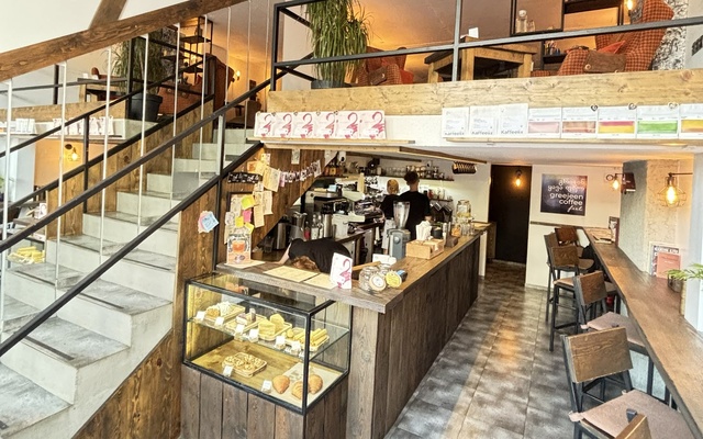 Greejeen Coffee, בתי קפה