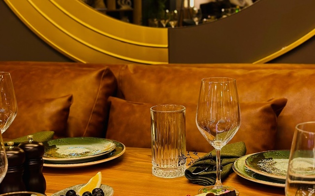 Restaurant Epoch, מסעדות
