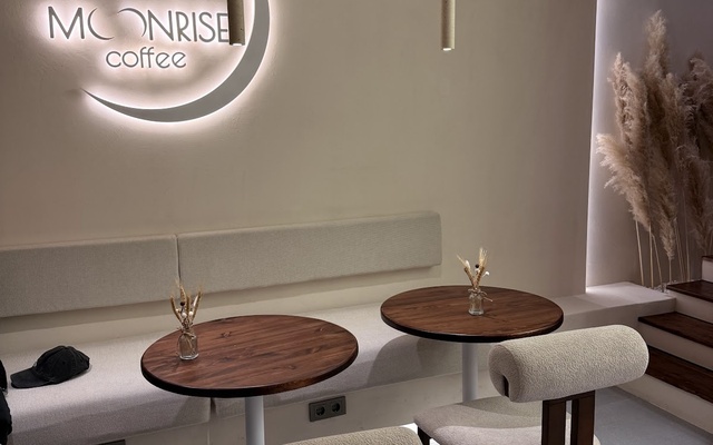 Moonrise Coffee, בתי קפה
