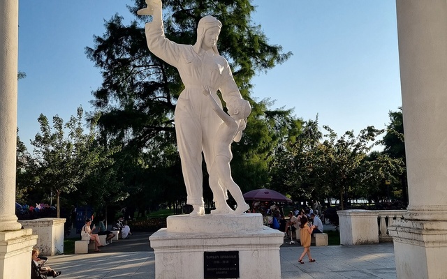 Fadiko Gogitidze, אנדרטאות ואמנות ציבורית