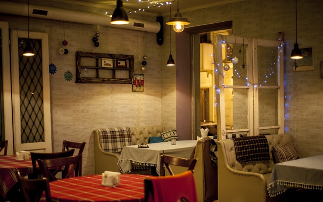 Radio Kitchen & Bar, בתי קפה