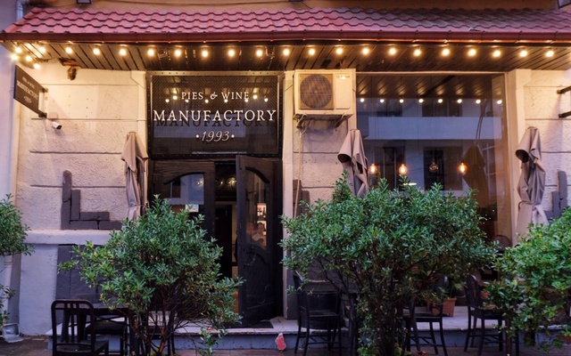 Manufactory 1993 Pies & Wine, מסעדות