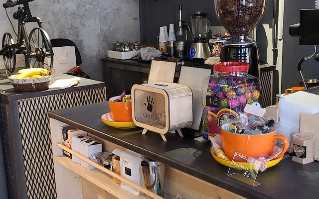 Cafe Grotto, בתי קפה