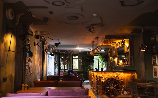 Pub Sinori, חיי לילה