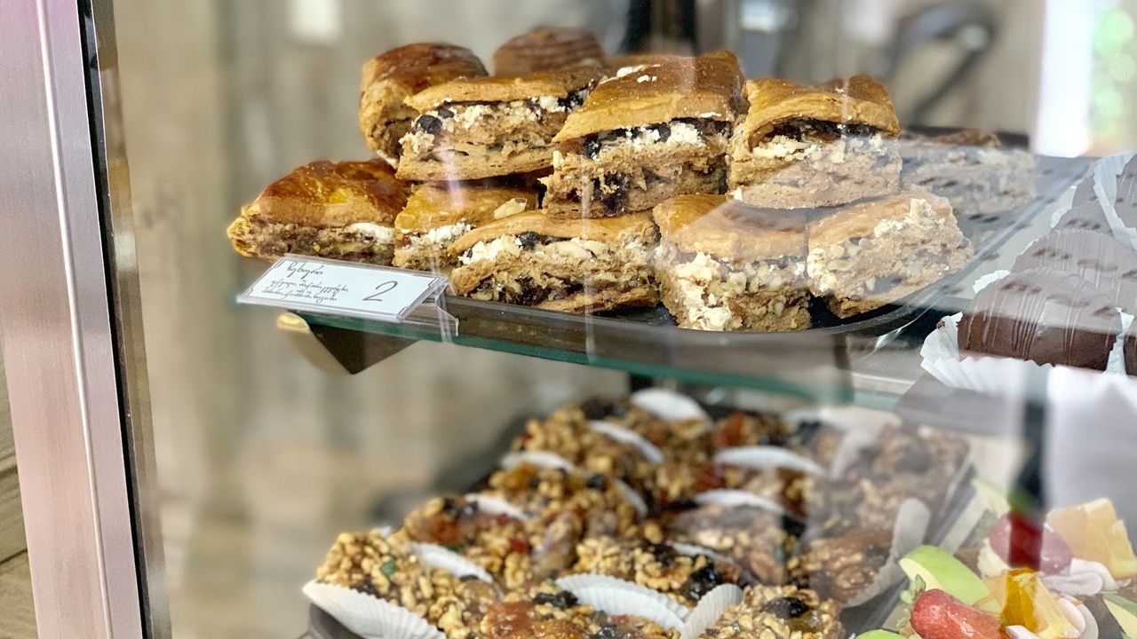 Dona Bakery and Sweets