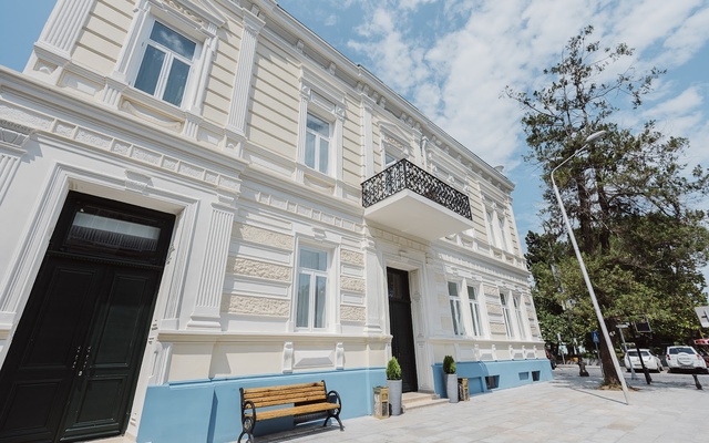 Boulevard Hotel, מלונות