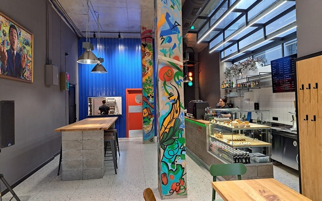 Rhino Coffee, בתי קפה