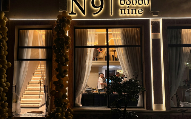 N9, בתי קפה