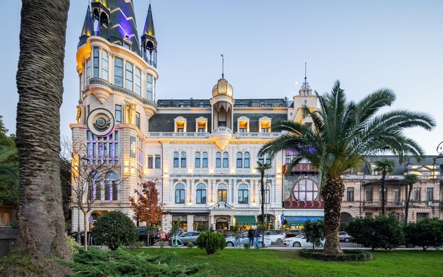 Hotel Indigo Batumi, מלונות