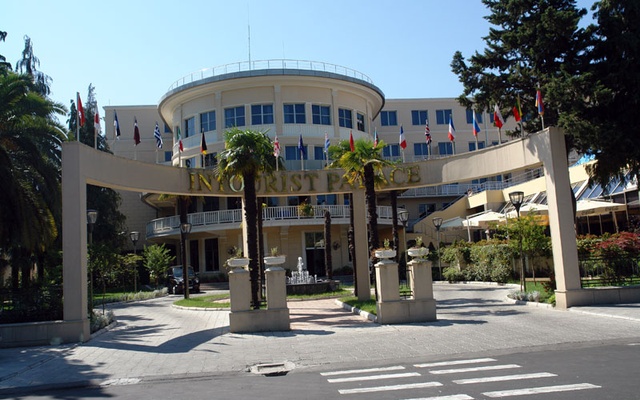 Intourist Palace, الفنادق