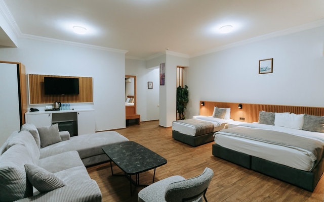 Hotel Old Town, מלונות