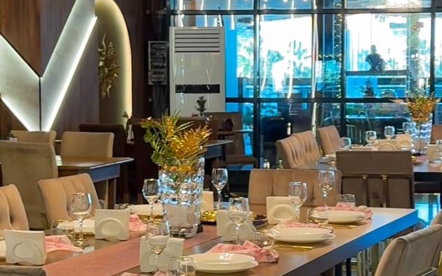 Sezar Restaurant, מסעדות